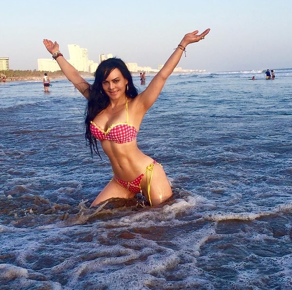 8. Нельзя отрицать тот факт, что женщины с Коста-Рики прекрасны, это в очередной раз доказывает Марибель Гуардия.