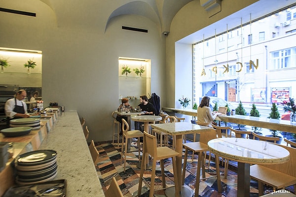 4. Кафе-бар «Искра»