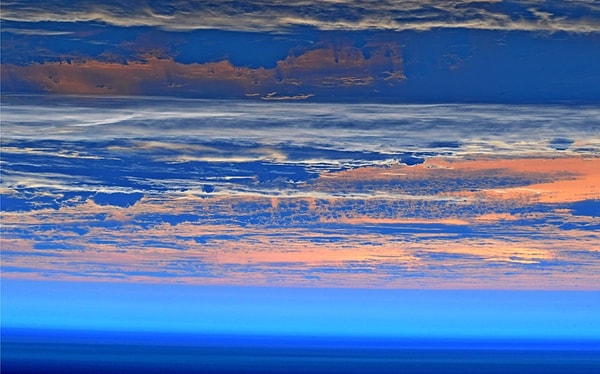 8. "За 24 часа перед нами проходит 16 дней и ночей, а значит и множество чудесных закатов и восходов".