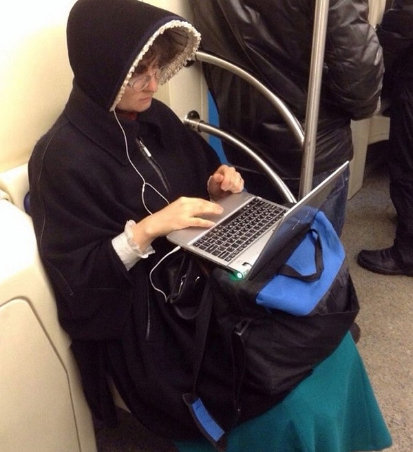 3. Платье монахини, спокойный и невозмутимый вид - вот что такое истинная английская изысканность.