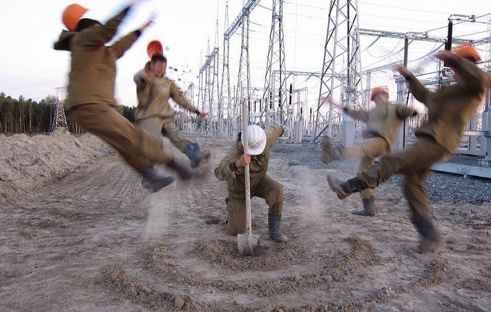 16 приколов о том, что бывает, когда на работе становится скучно😬