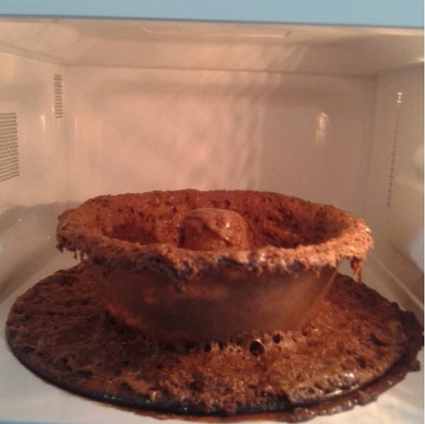 11. Микроволновка - коварная штука! Включил и пошел? Он никогда так не ошибался!