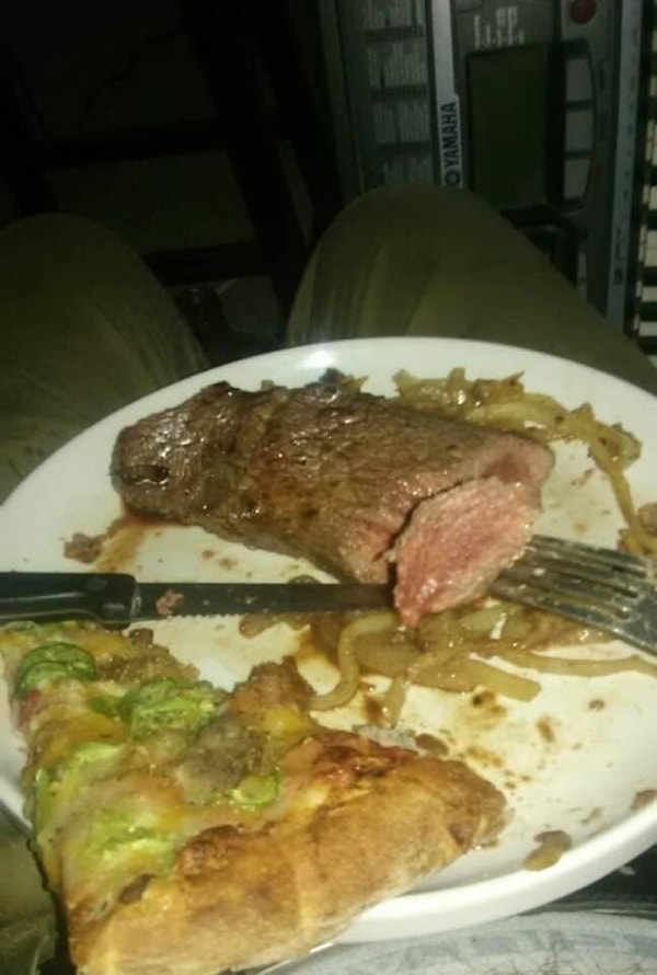 5. Месиво из стейка и пиццы: