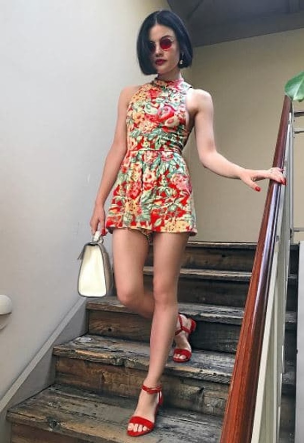 6. Наверняка вы не раз задавались вопросом: "Кто сделал это фото?". Так вот, существуют специальные люди, которые буквально ходят за звёздами по пятам и делают им фото в Инстаграм