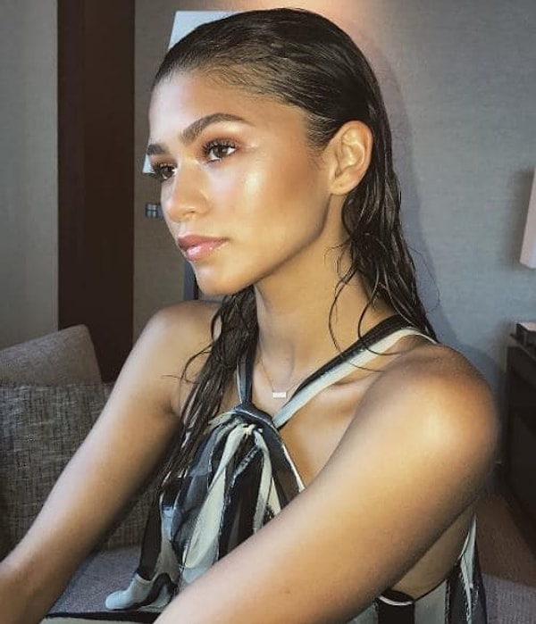 8. Когда многие знаменитости делают удачные селфи, они отбирают "хлеб" у папарацци