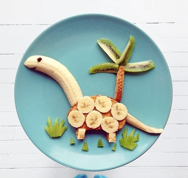 2. Сэндвич в виде динозаврика из арахисового масла 👍🍌