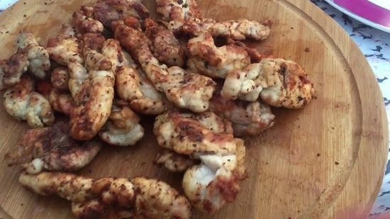 Kokorecin Nasıl Yapıldığını Anlatırken İnsanı Food Porn'un Zirvesine Götüren Adam