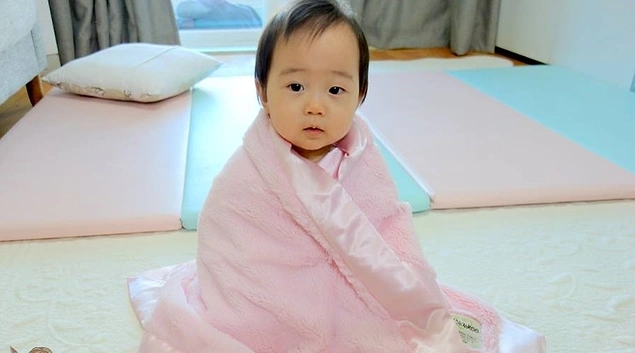 Tüm dünyada mavi erkek bebekleri, pembe kız bebekleri temsil ederken Japonya'da bu tam tersidir.