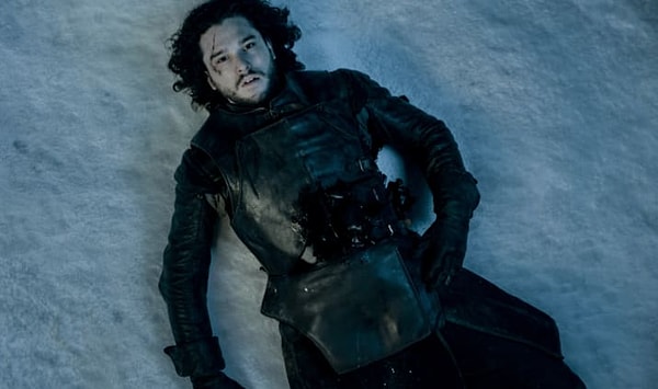 13. Когда Джона убили его же братья по "Ночному дозору"