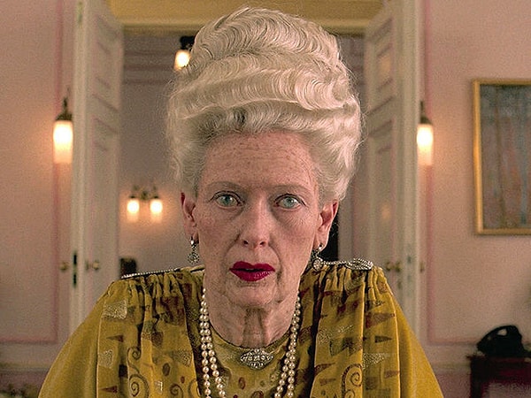 7. Кто сыграл эту пожилую даму в фильме "Отель "Гранд Будапешт"?