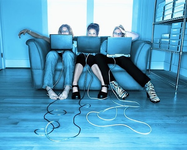 7. Как много времени вы посвящаете общению в социальных сетях?