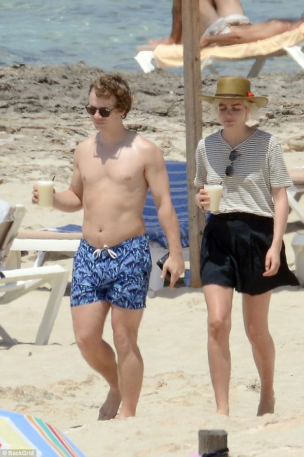 9. Альфи Аллен - ?