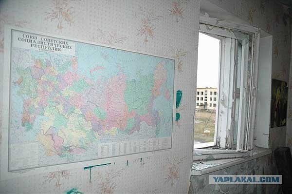 3. Посёлок построили после того, как геолог Вронский в 1943 году нашёл в этом месте на глубине 400 м уголь высочайшего качества (за что удостоился Сталинской премии). Строили Кадыкчан именно заключённые ГУЛАГа.