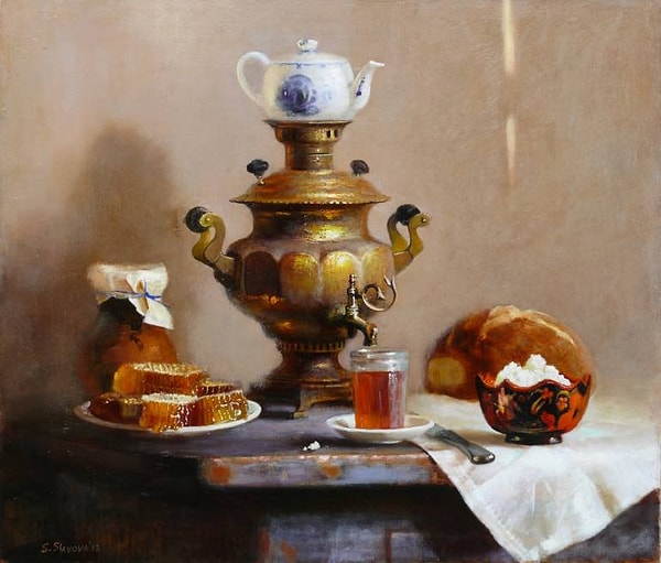 Издревле существует добрая традиция ходить на Медовый Спас в гости или приглашать гостей к себе. При этом хозяйки пекут вкусную выпечку с медом.