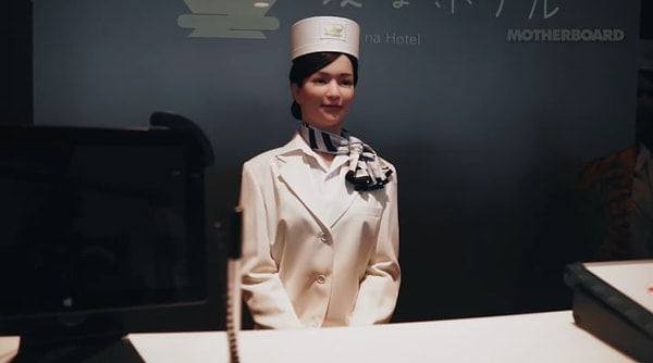 1. Это отель в городе Нагасаки (Япония), где в качестве персонала выступают роботы, напоминающие людей, куклы и даже динозавры.