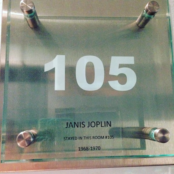 8. В Лос-Анджелесе вы можете остановиться в том же самом отеле, где от передозировки героином умерла американская рок-певица Дженис Джоплин.
