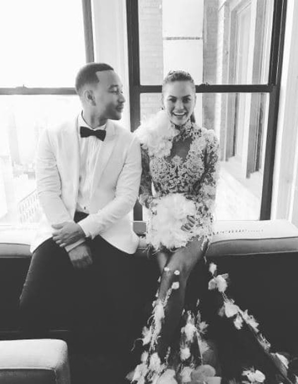 9. Джон Ледженд всегда постит очень милые фото со своей женой Крисси Тейген