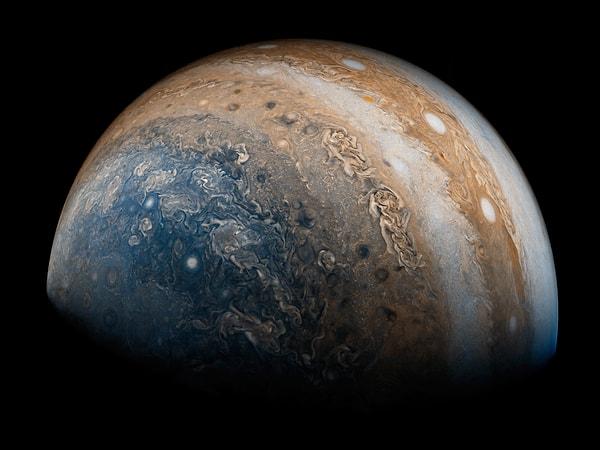 Keşfedilen gezegen Jüpiter'in 1,5 katı büyüklüğünde ve üzerinde yaşam olma ihtimali yok.