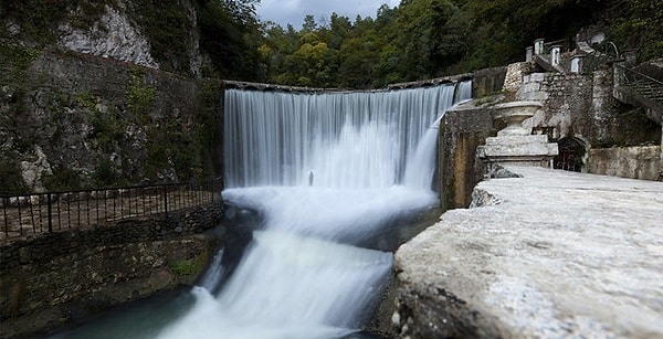 9. Как считаете, что же перед вами: творение природы или человека?