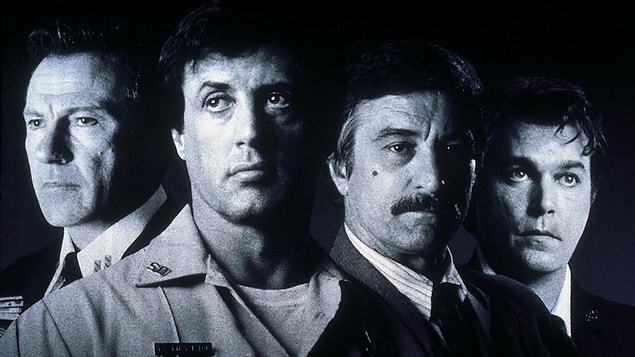 9. Sylvester Stallone - Güçlüler Bölgesi (1997)   | IMDb  6.9