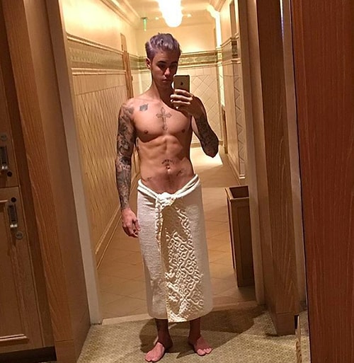 Justin Bieber'la başlıyoruz tabii ki...