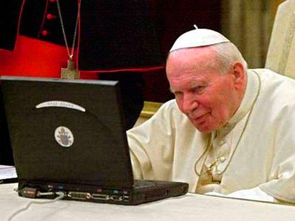 9. Papa John Paul II, bir e-mail adresi olan ilk Papa'ydı.
