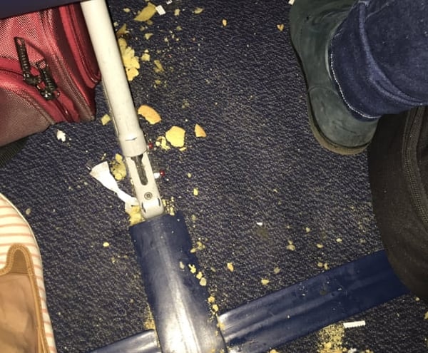 1. "Самолеты подвергаются генеральной уборке всего раз в месяц"