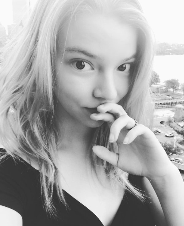 2. А что насчет нее? Ей уже исполнилось 18?