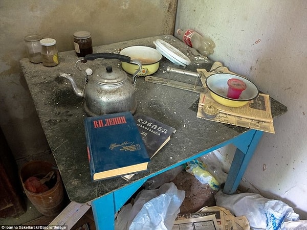 6. После распада СССР и войн, начавшихся в этом регионе, курорт был частично разрушен и заброшен