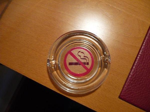 2. Sigara yasağını küllükten bildirmek! 👌👏
