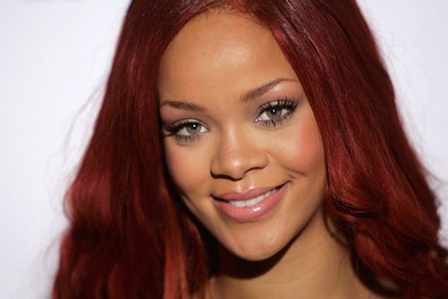 O çok ünlü, zengin, başarılı ve güzel... Rihanna ile "sıradan" bir kadının ortak paydada buluştuğu yerlerden biri de maalesef erkek şiddeti oldu.
