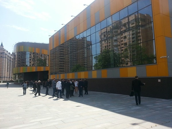 12. А это новая школа.