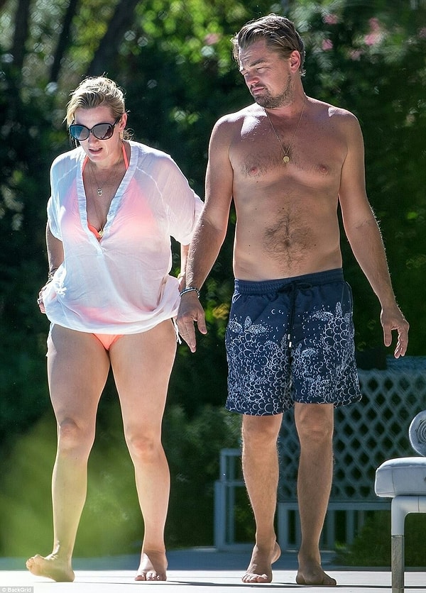 8. Помимо Кейт Уинслет в этот день с актером также были замечены его отец Джордж и друзья -Тоби Магуайр, Кевин Коннолли и Чак Пачеко.