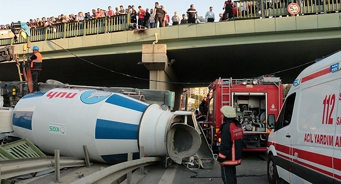 Burası İstanbul: Dikkat! Üzerinize Beton Mikseri Düşebilir...