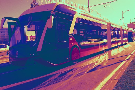 Kadınlara Özel Ulaşım Uygulamaları Yine Türkiye Gündeminde: Malatya'da 'Pembe Trambüs' Dönemi