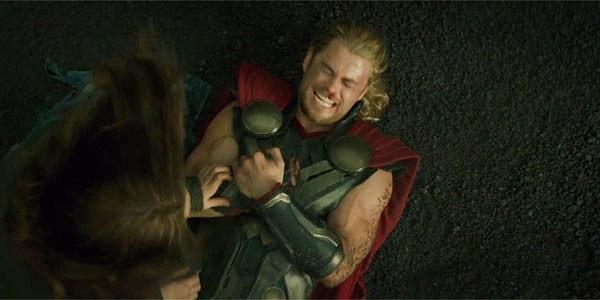10. Her Marvel yapımının 2. filminde, karakterlerden birinin kolu kopuyor.