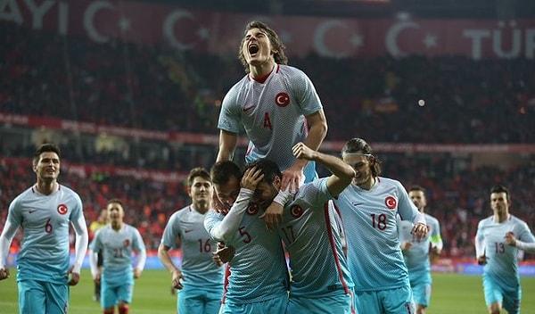 Türk futboluna yeniden yabancı sınırlaması getirmenin amacı ne olabilir ki? 'Yerli futbolcu yetişmeyecek' diye mi korkuluyor? Şu resme bakın.