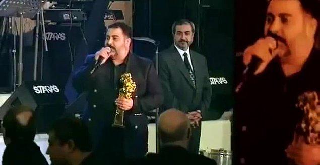 3. Magazin Gazetecileri Derneği'nin gecesinde ödül alan Ahmet Kaya'nın yeni albümünde Kürtçe bir şarkı okuduğunu söylemesi üzerine bir grup tarafından protesto edildi.