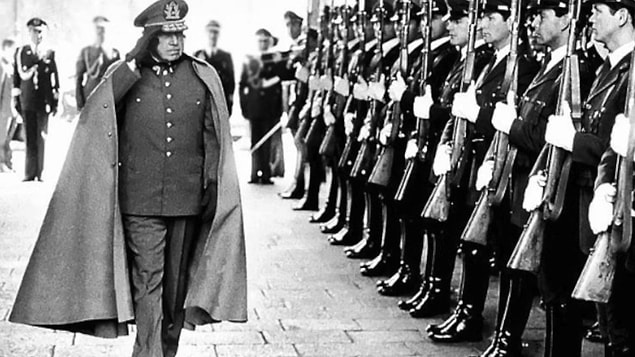 Şili'de kürtajı yasaklayan kanun, Augusto Pinochet'nin askeri diktatörlüğü sırasında uygulamaya konmuştu. Böylece 1931'de kürtaja izin veren Şili, 1989'da tekrardan yasaklamıştı.
