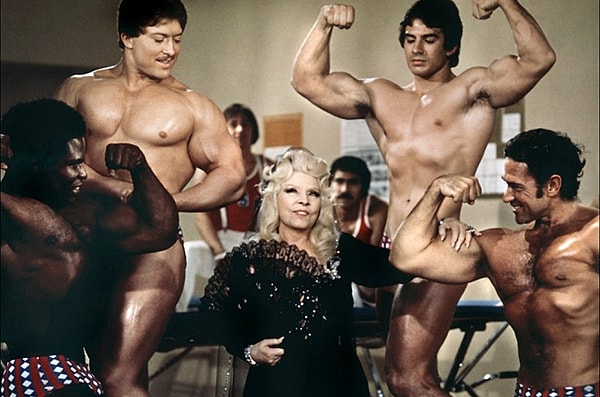 6. Мэй Уэст - "Секстет" (1978)