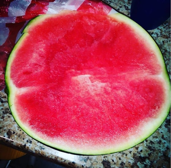 6. Также многие утверждают, что самые вкусные и сочные арбузы — это арбузы без косточек.