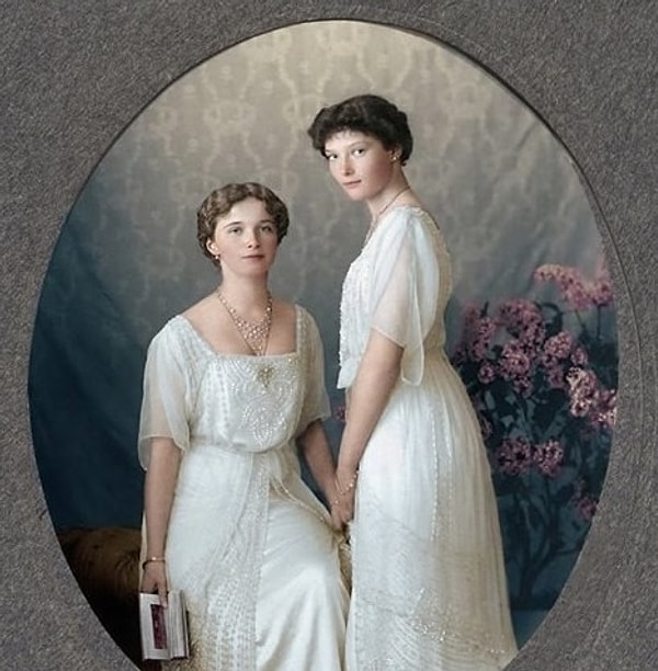 16. Великие княжны Ольга и Татьяна Романовы, 1913 год