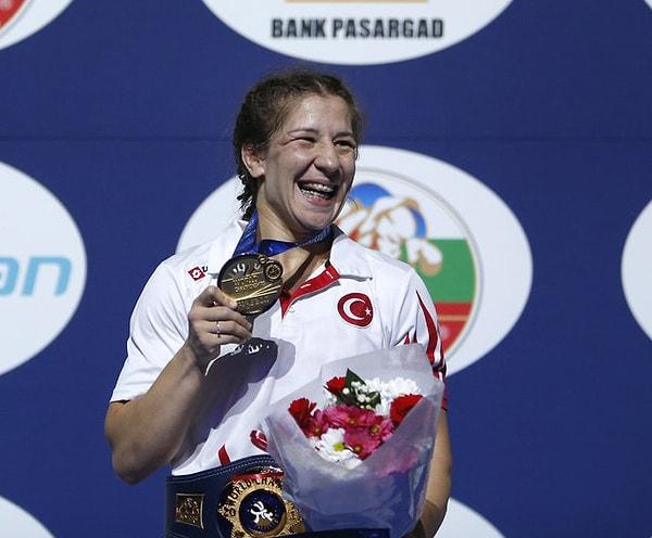 Böylelikle Yasemin Adar, Türkiye'nin kadınlardaki ilk dünya şampiyonluğunu elde etti.