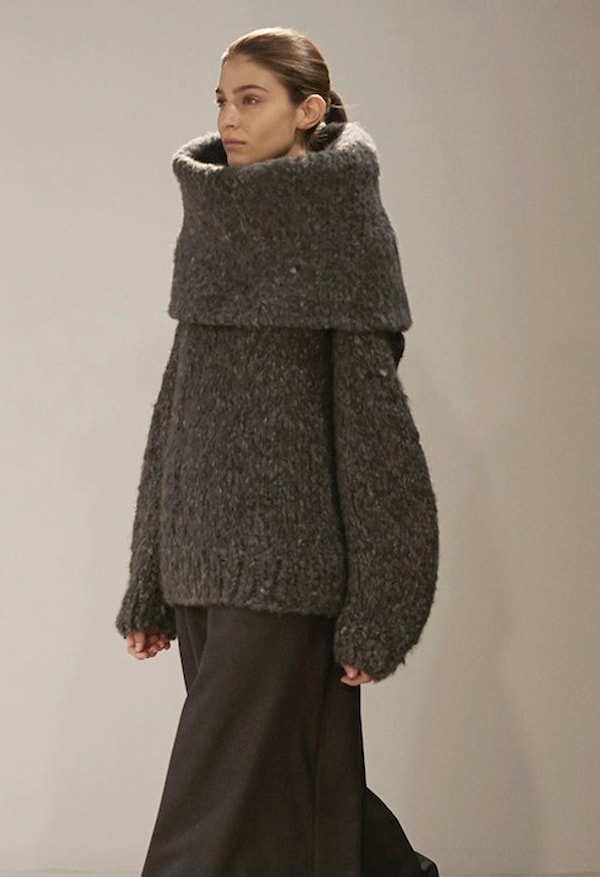 18. Свитеры over-size, которые жутким образом искажают фигуру девушки