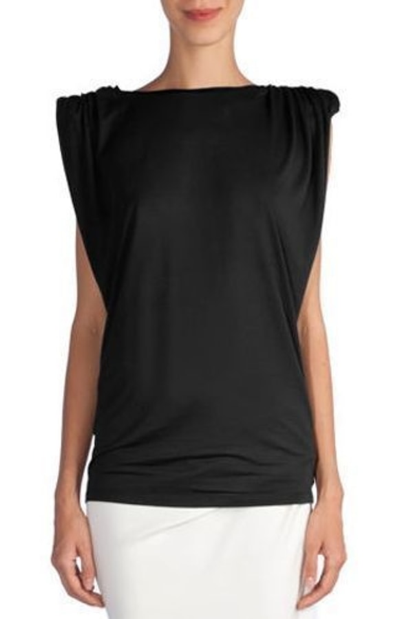 22. Топы с накладными "плечиками"...