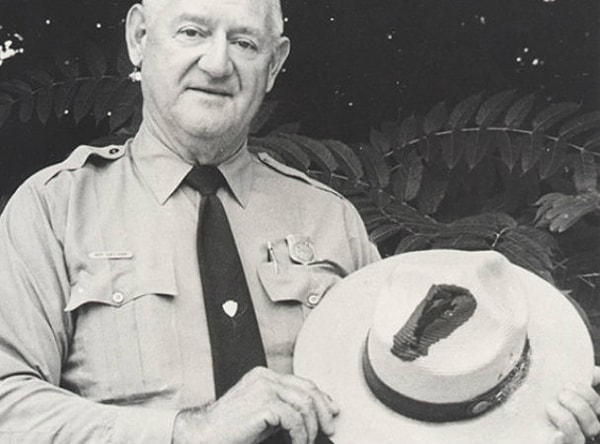 8. В этого человека попала молния рекордное количество раз. Сколько именно?