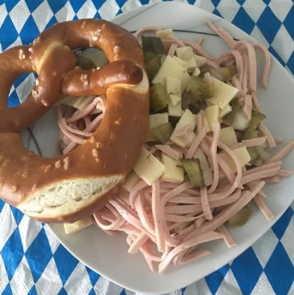 4. Колбасный салат