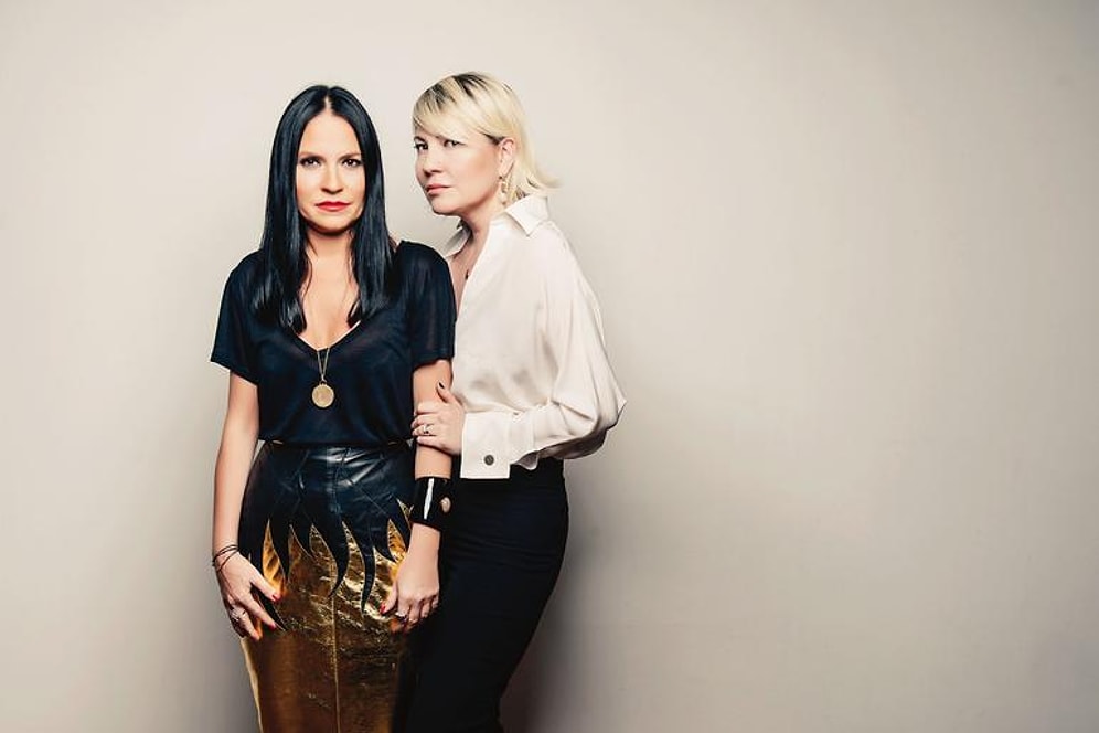 'Kalp Krizini Haber Veren' Tişört Tasarladılar! Kumaş ile Teknolojiyi Bir Araya Getiren Ezra ve Tuba Çetin Kardeşler