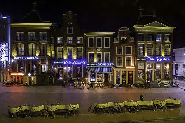 12. De Drie Gezusters («Три сестры») - самый большой паб во всей Европе