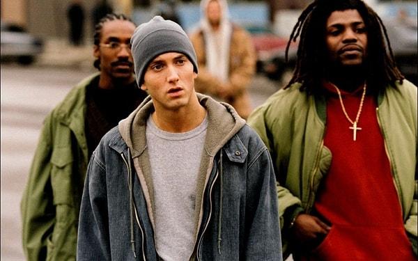 3. Lose Yourself, Oscar ödülü kazanan ilk rap şarkısıydı. Fakat Eminem bırakın katılmayı, töreni televizyondan bile takip etmedi.